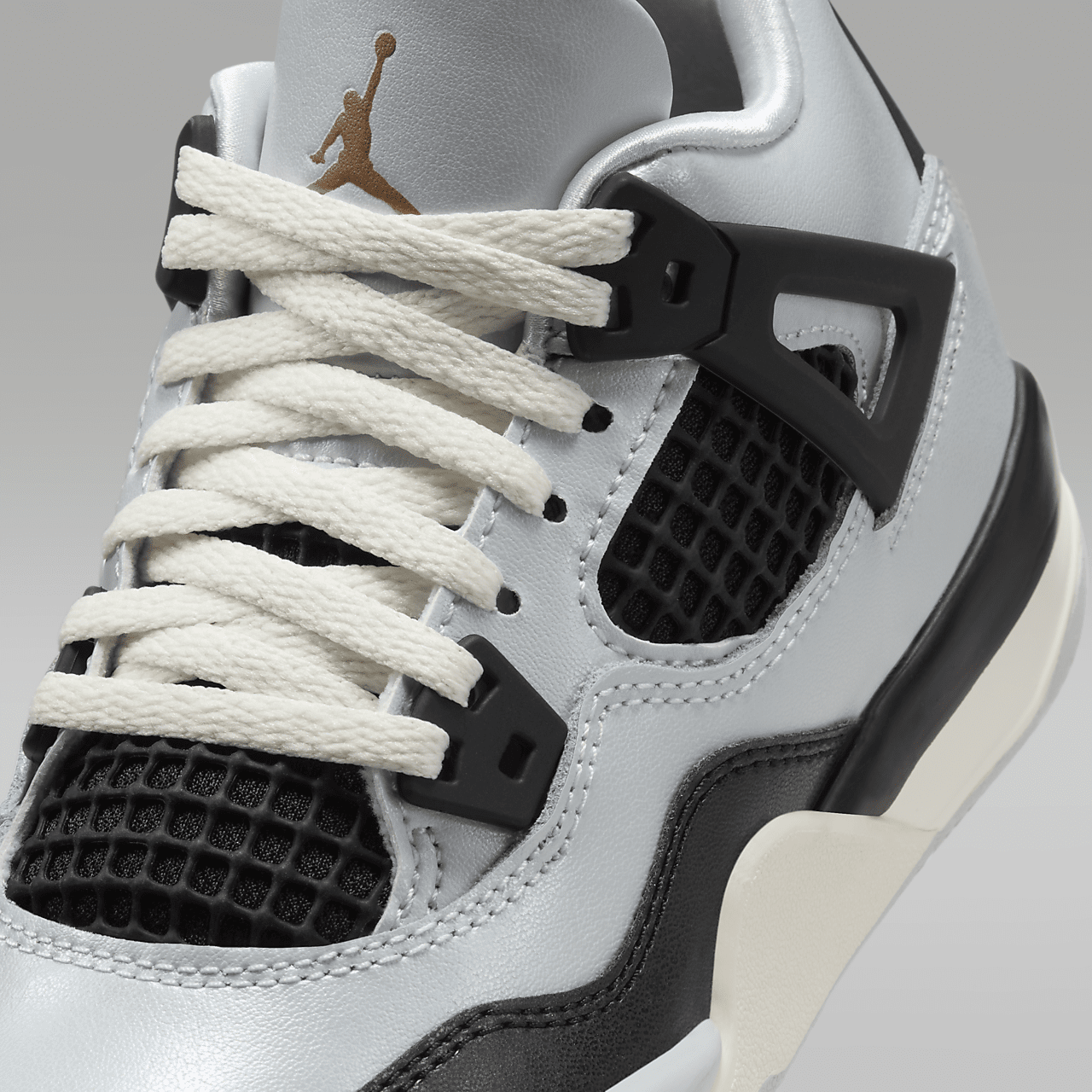 Nike  sneaker Pure Platinum/Zwart/Sail/Metallic Gold