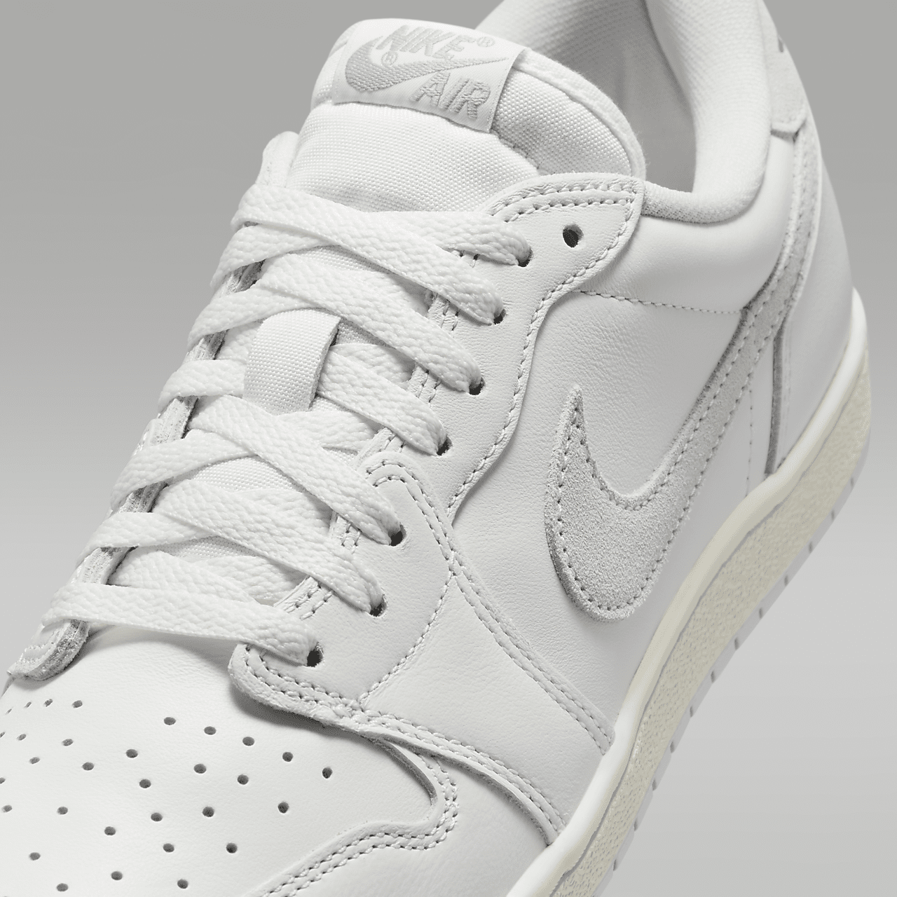 Nike Air Jordan 1 Low sneaker Summit White/Neutral Grey/Sail/Light Smoke Grey