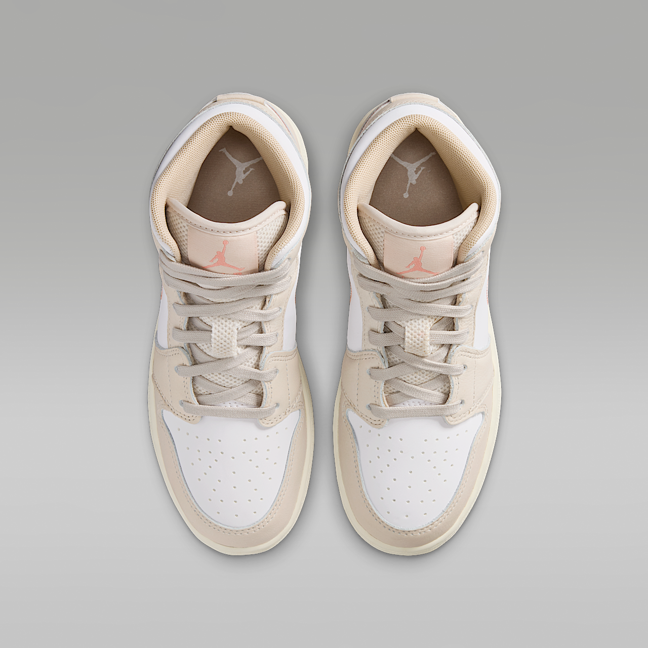 Nike Air Jordan sneaker Sanddrift/Wit/Light Orewood Brown/Light Madder Root