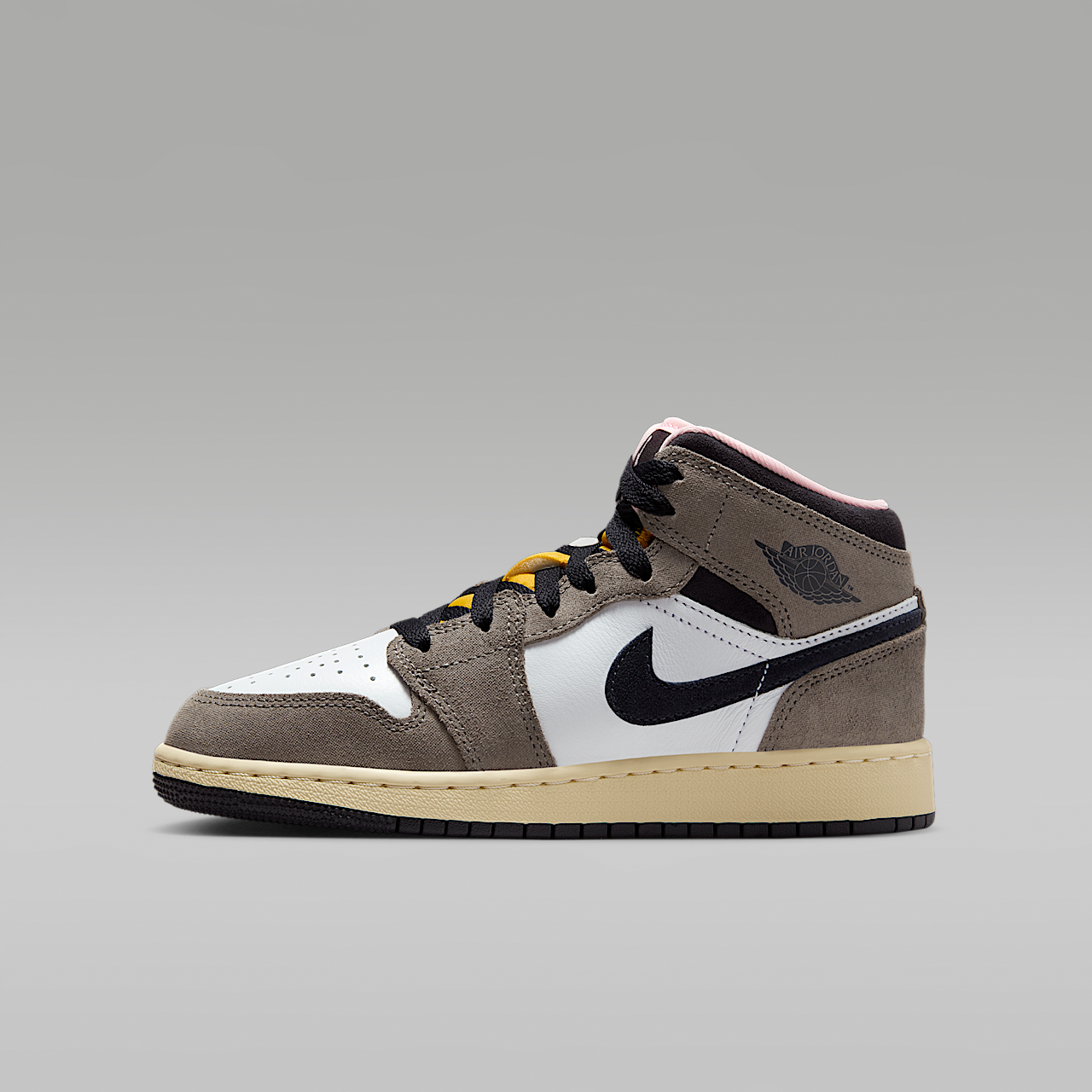 Nike Air Jordan sneaker Wit/Cave Stone/Dark Sulfur/Oil Grey