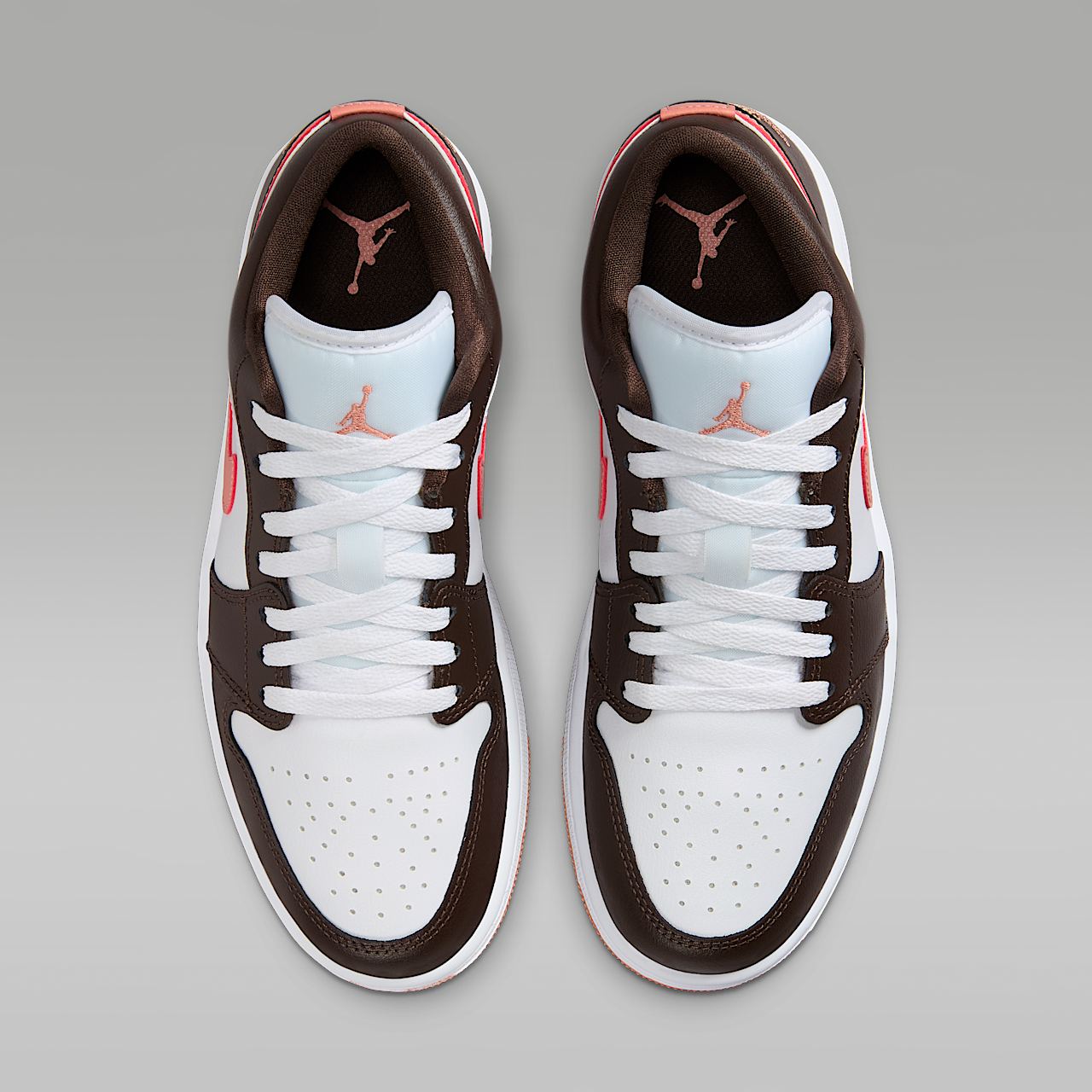 Nike Air Jordan 1 Low sneaker Wit/Baroque Brown/Light Madder Root