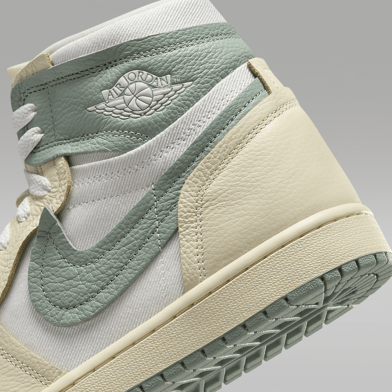 Nike Air Jordan 1 High sneaker Legend Sand/Sail/Muslin/Jade Smoke