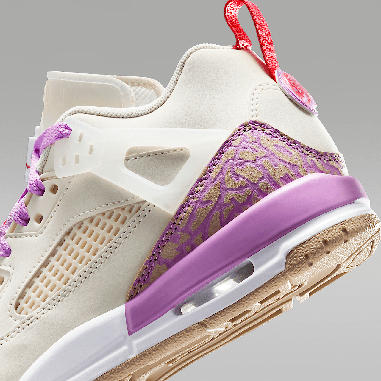 Nike Jordan Spizike Low sneaker Pale Ivory/Rush Fuchsia/Desert/Fusion Red