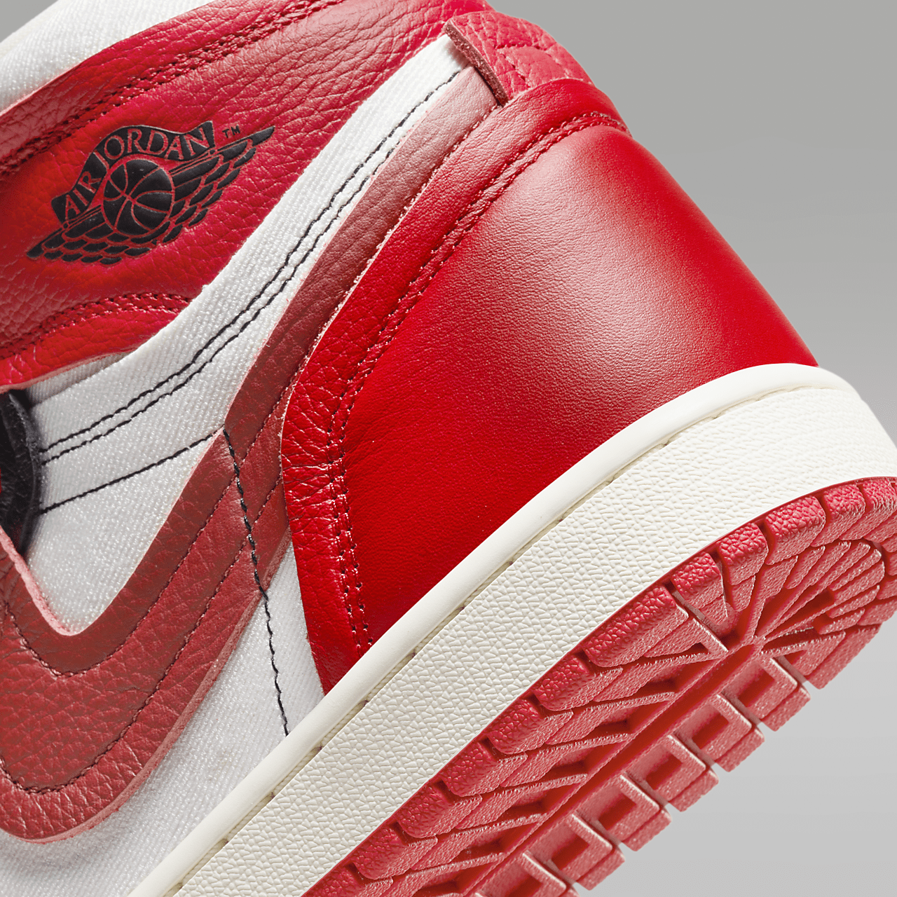 Nike Air Jordan 1 High sneaker Sport Red/Zwart/Sail/Dune Red