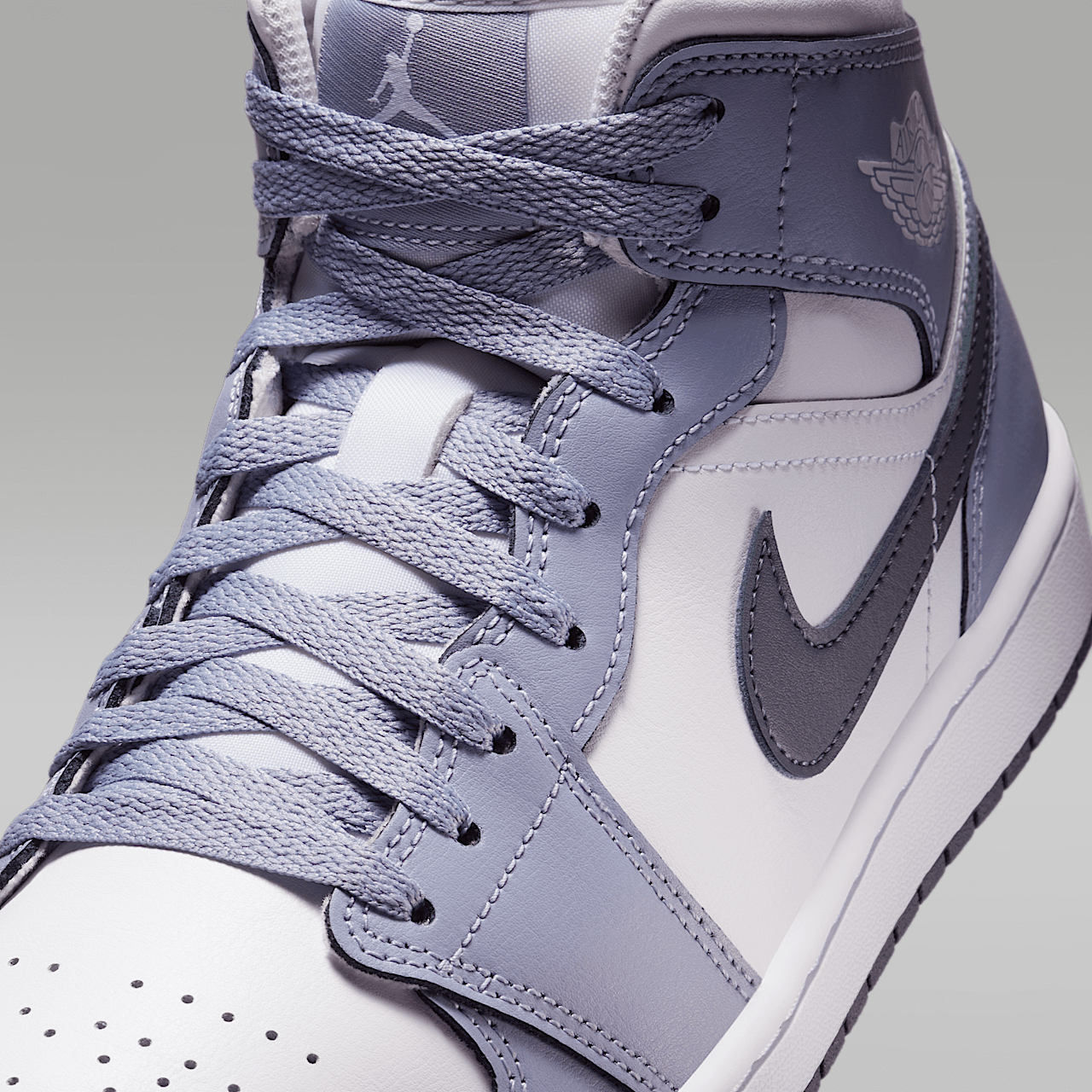 Nike Air Jordan 1 Mid sneaker Wit/Indigo Haze/Dark Blue Grey