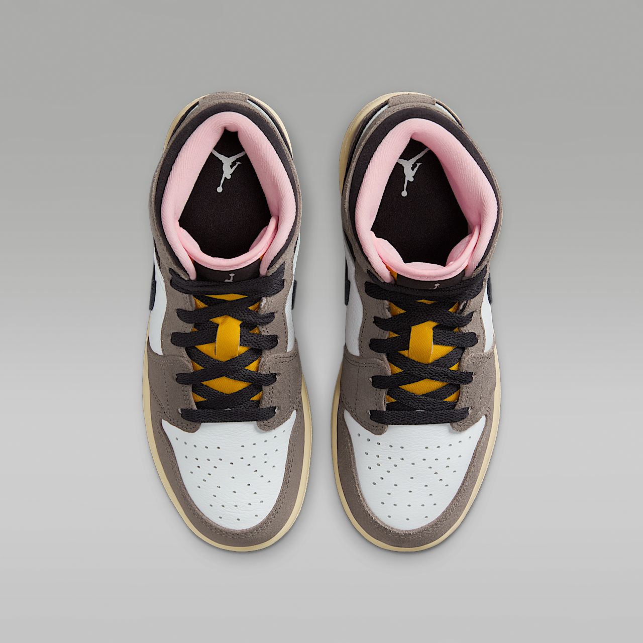 Nike Air Jordan sneaker Wit/Cave Stone/Dark Sulfur/Oil Grey