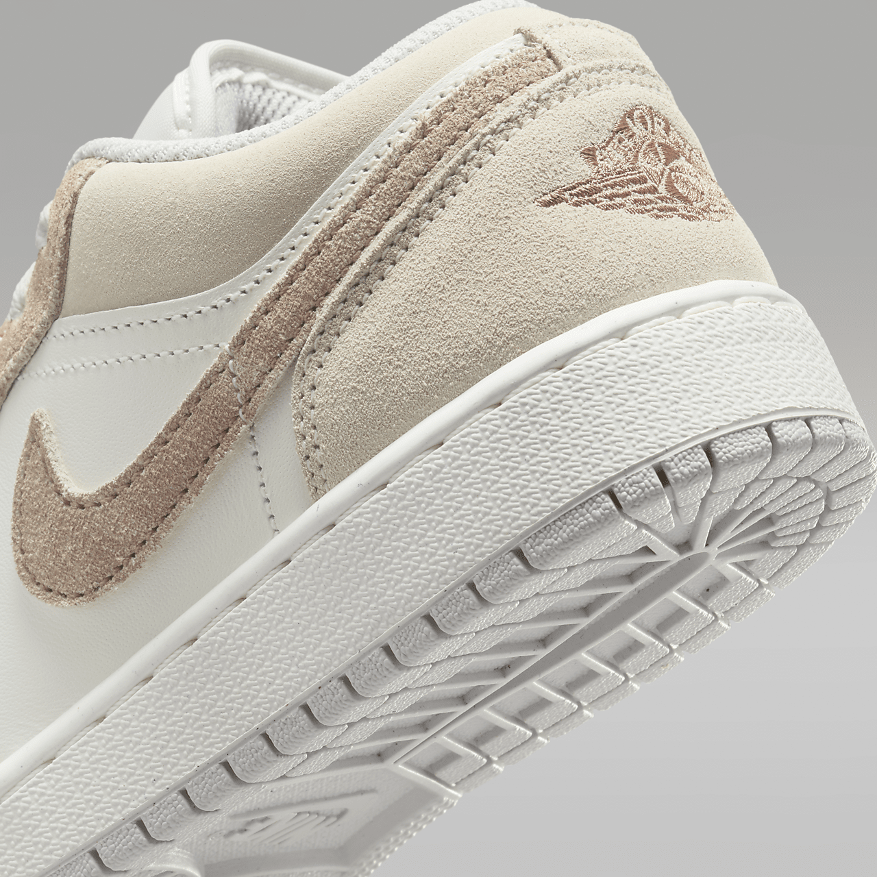 Nike Air Jordan 1 Low sneaker Legend Light Brown/Sail/Neutral Grey/Archaeo Brown