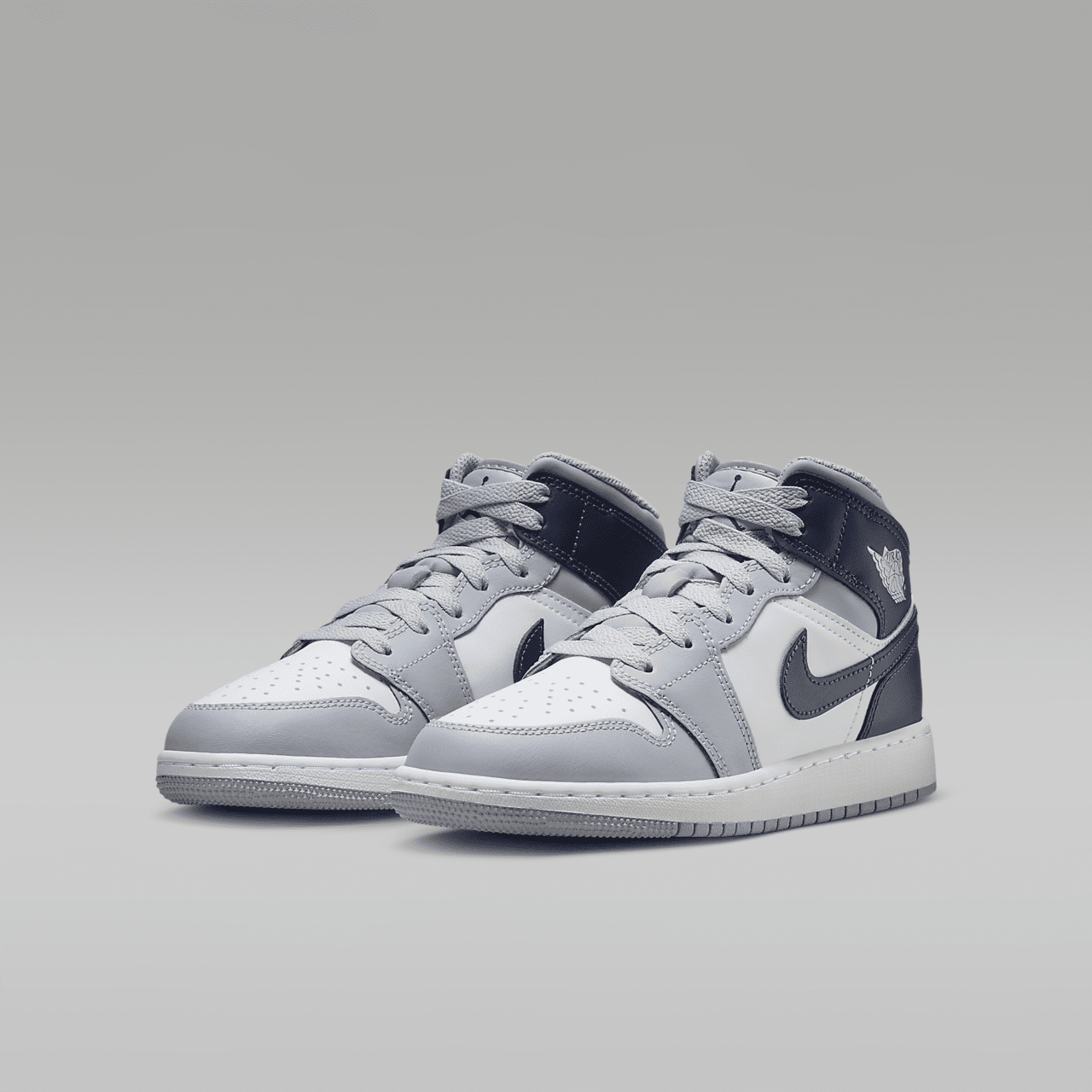Nike Air Jordan 1 Mid sneaker Wit/Wolf Grey/Midnight Navy