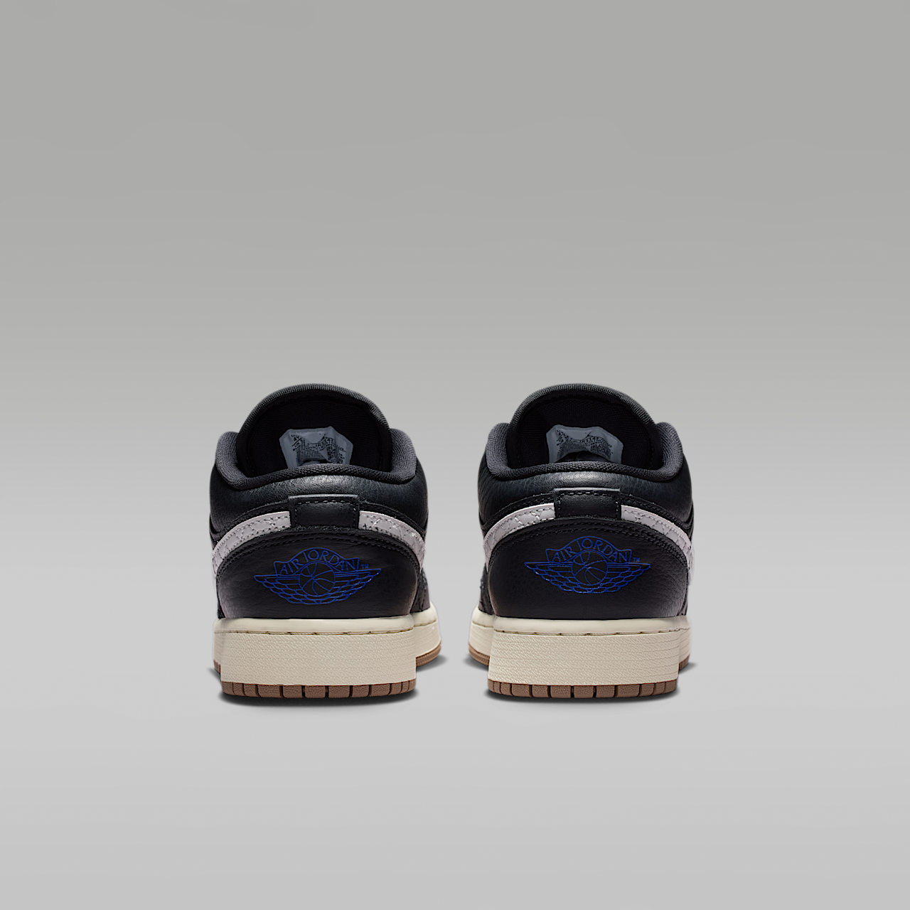 Nike Air Jordan sneaker Off Noir/University Red/Game Royal/Sail