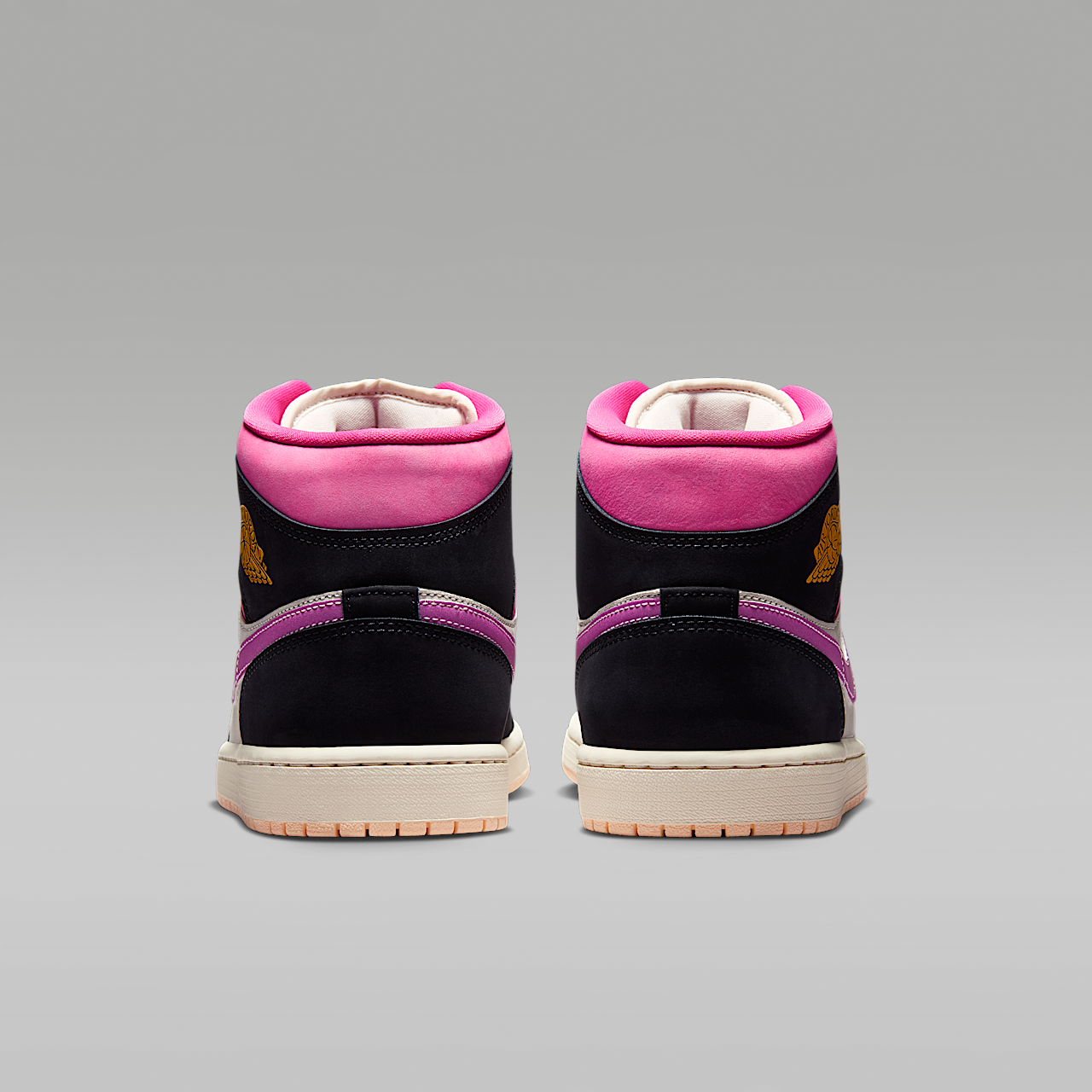 Nike Air Jordan sneaker Zwart/Sail/Pinksicle/University Gold