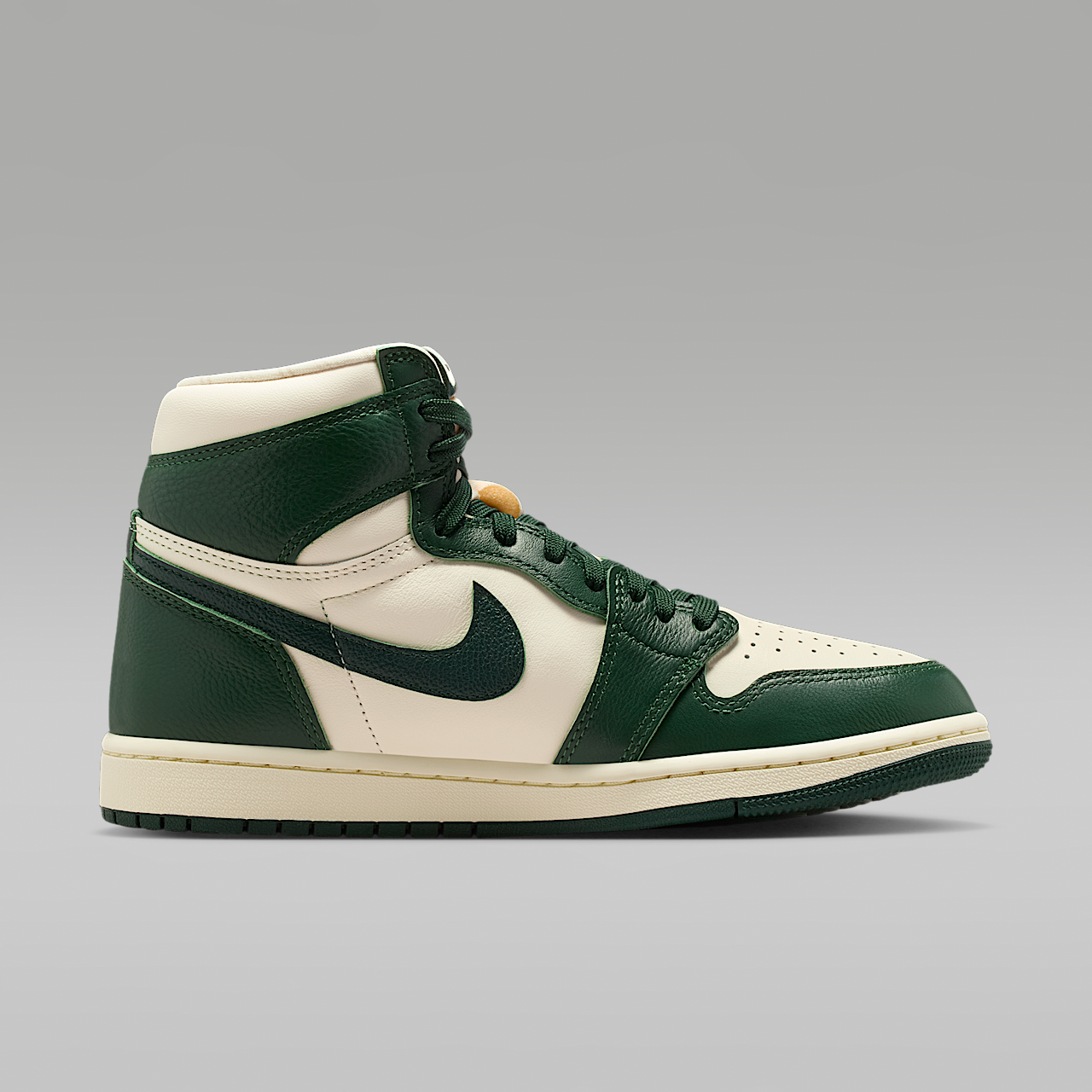 Nike Air Jordan 1 sneaker Pale Ivory/Fir/Coconut Milk/Pro Green