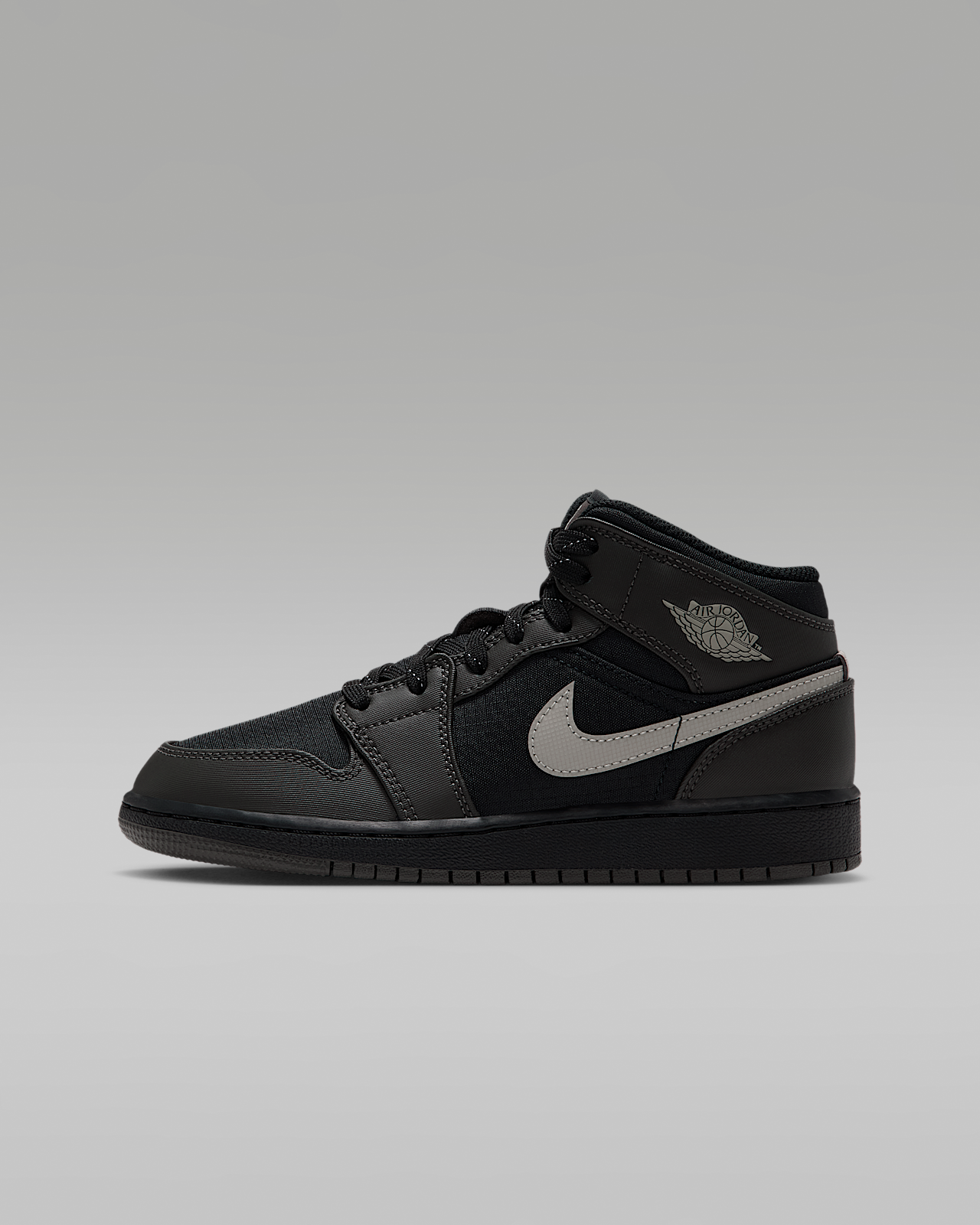 Детские кроссовки Air Jordan 1 Mid Utility Big Kids'