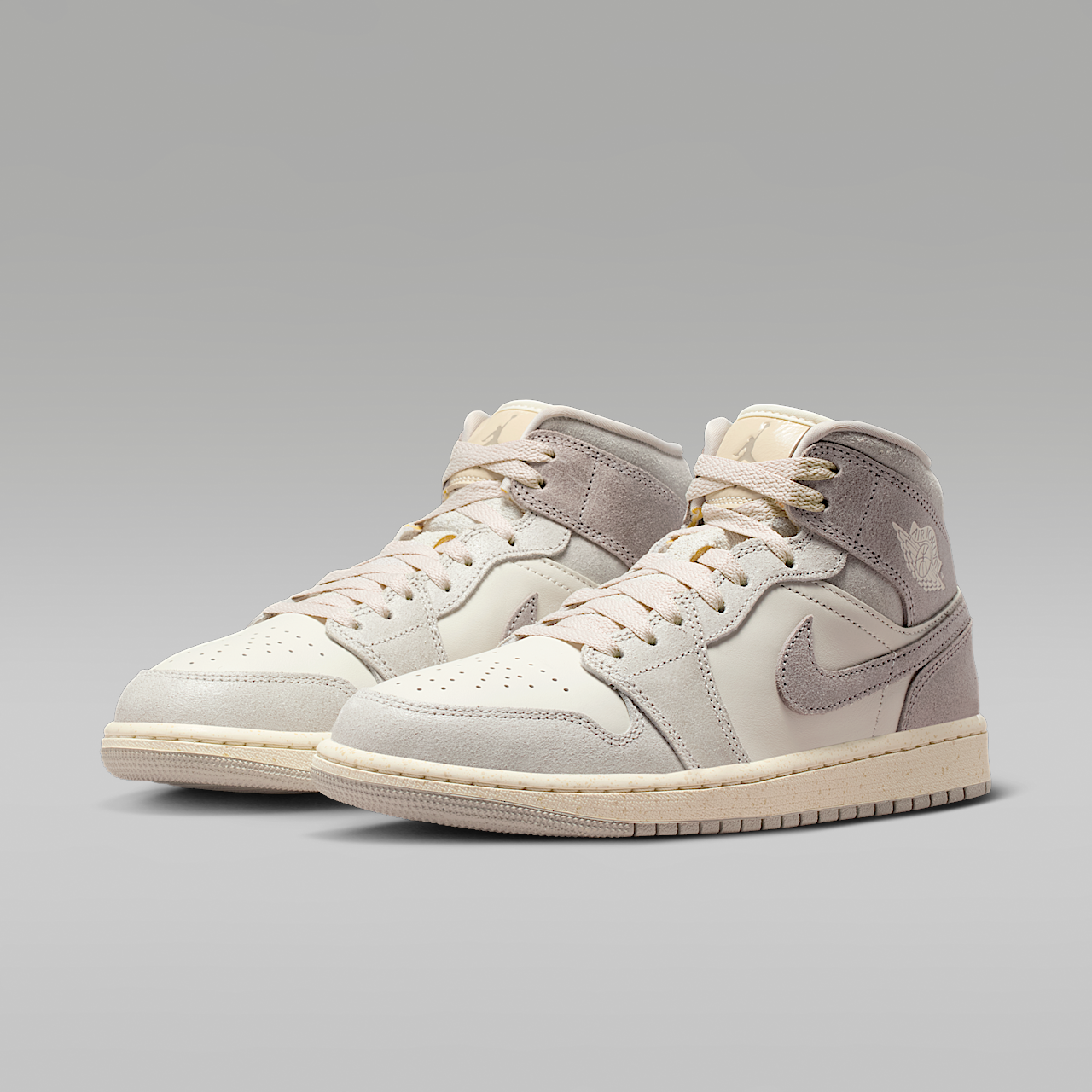 Nike Air Jordan sneaker Light Iron Ore/Pale Ivory/Oatmeal/Enigma Stone