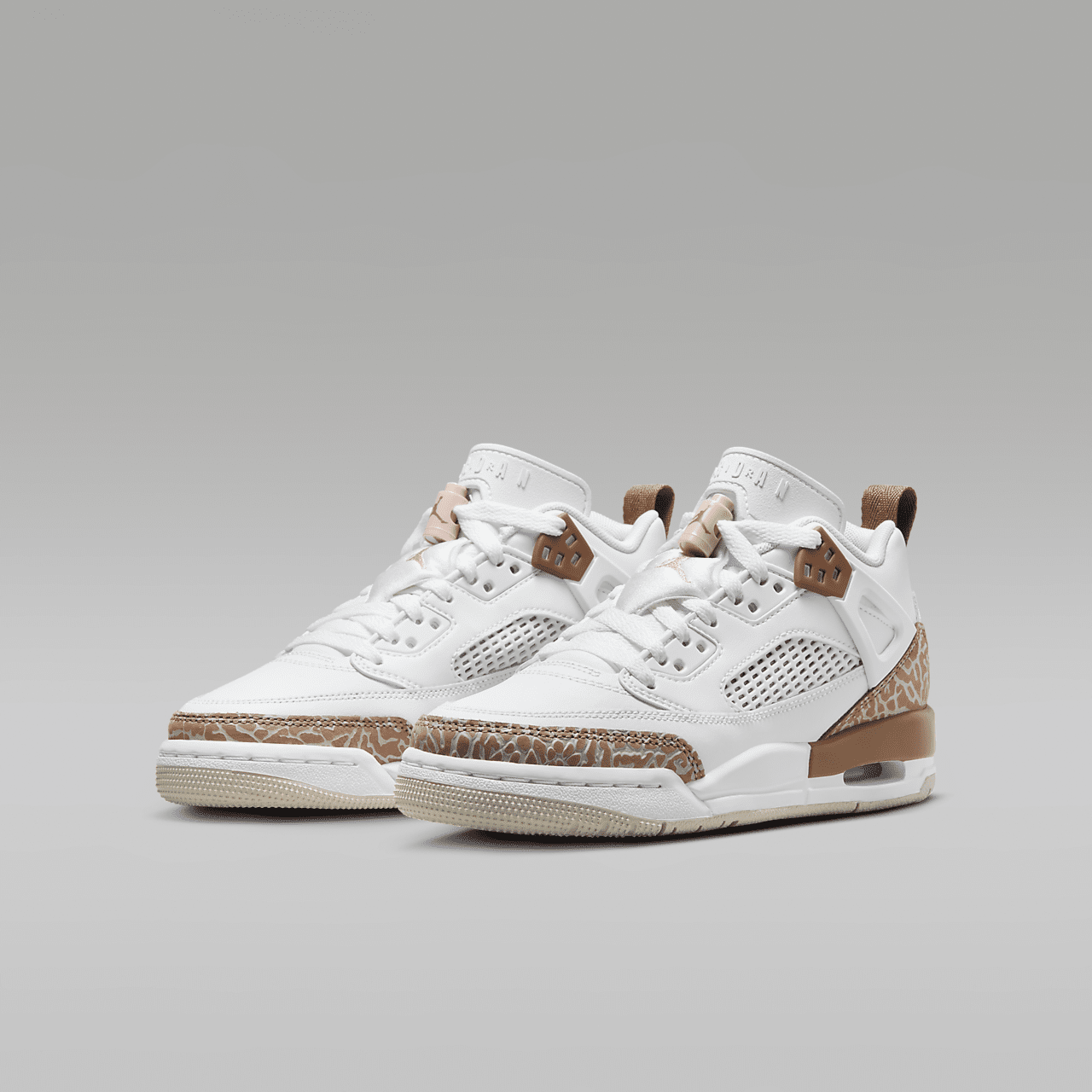 Nike Jordan Spizike Low sneaker Wit/Archaeo Brown/Light Bone/Pink Oxford