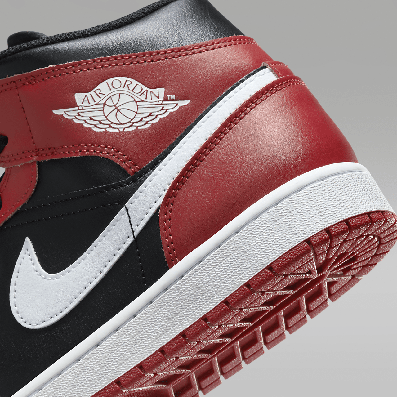 Nike Air Jordan 1 Mid sneaker Zwart/Gym Red/Wit