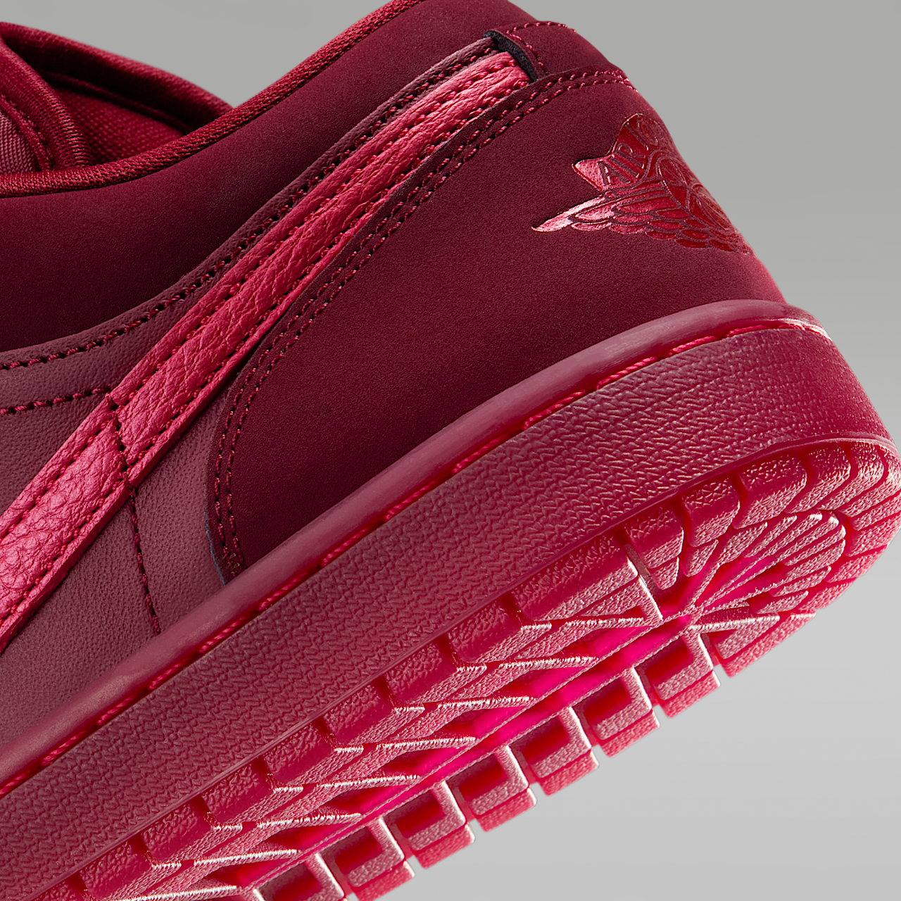 Nike Air Jordan sneaker Team Red/Sierra Red