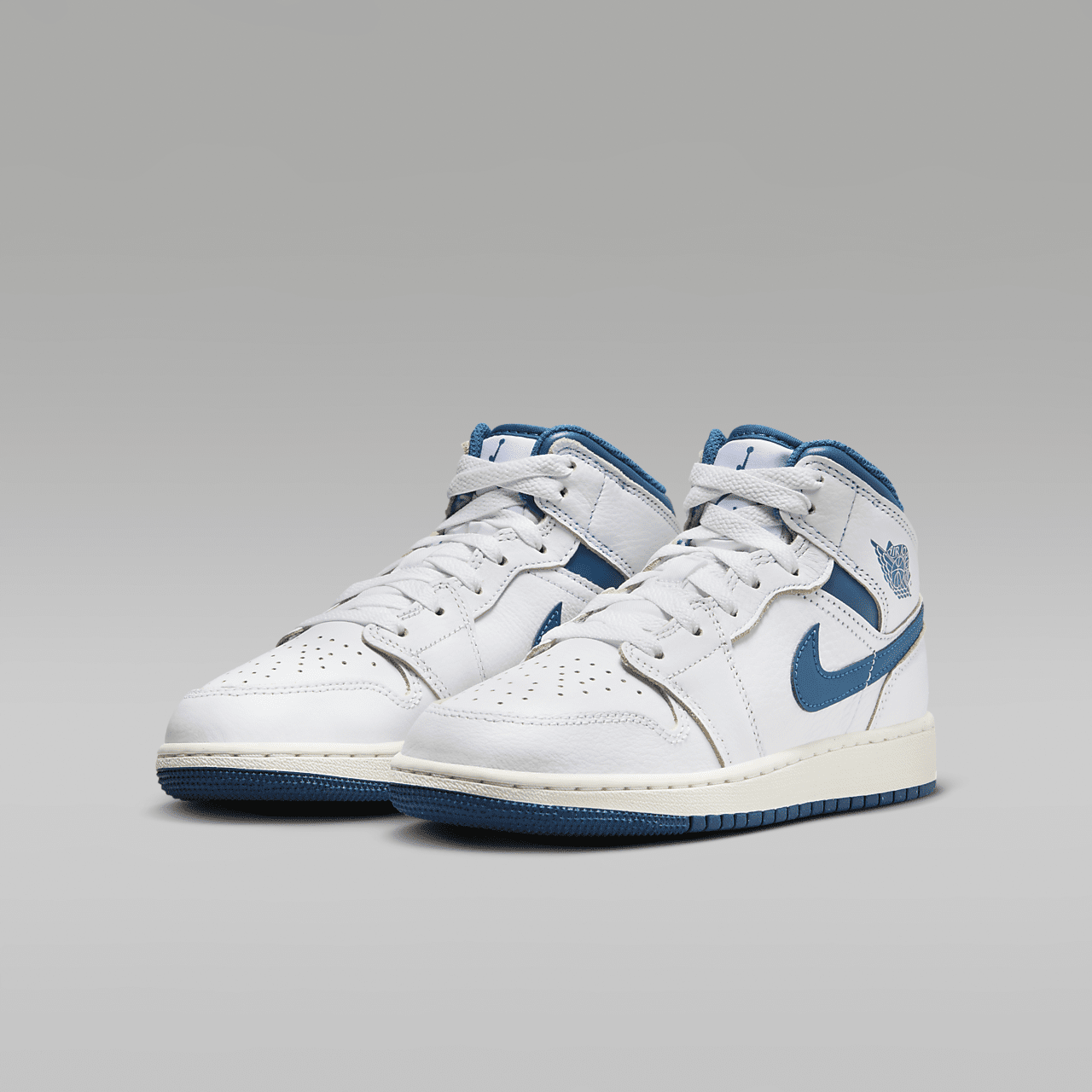 Nike Air Jordan 1 Mid sneaker Wit/Sail/Industrial Blue