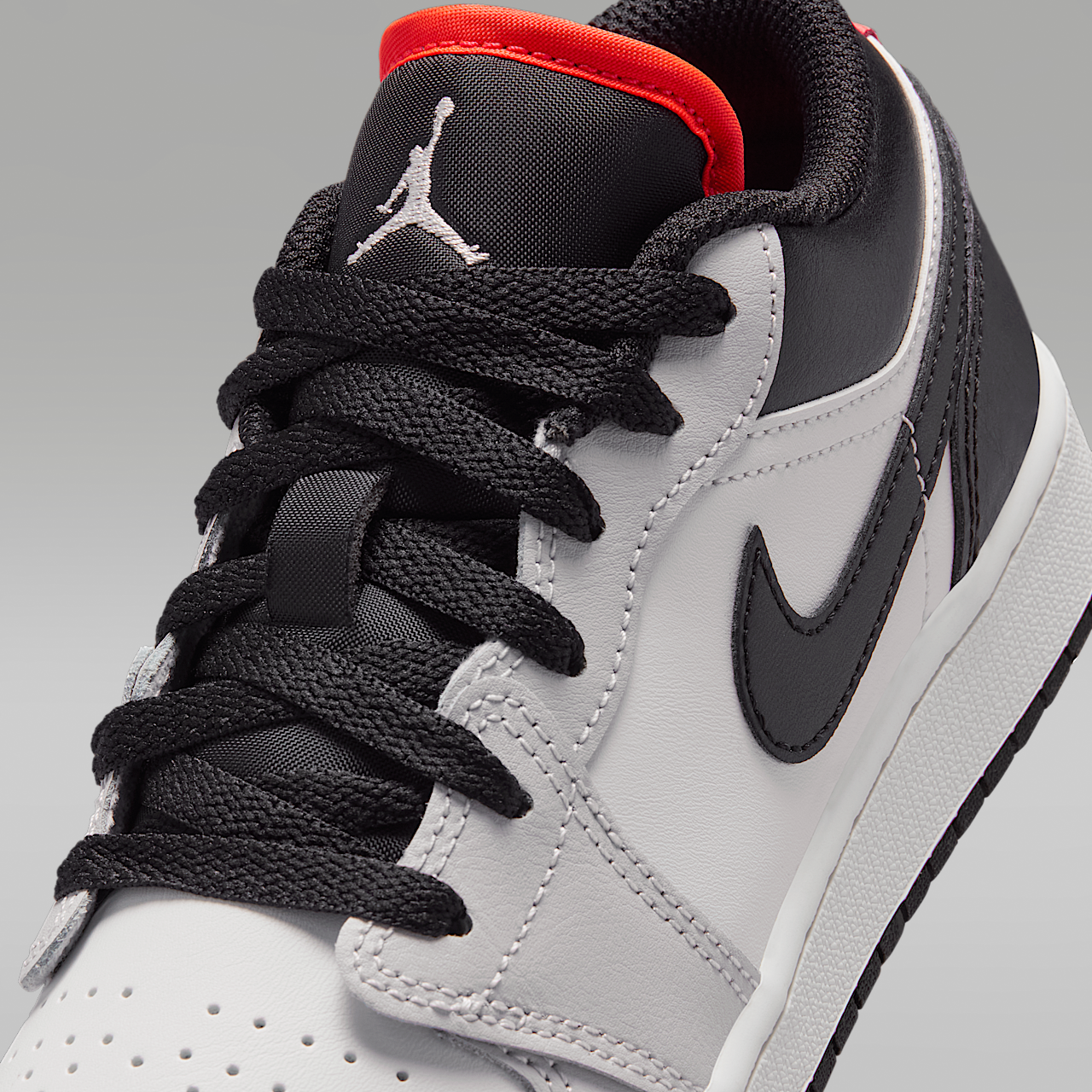 Nike Air Jordan 1 Low sneaker Zwart/Summit White/Infrared 23/Zwart