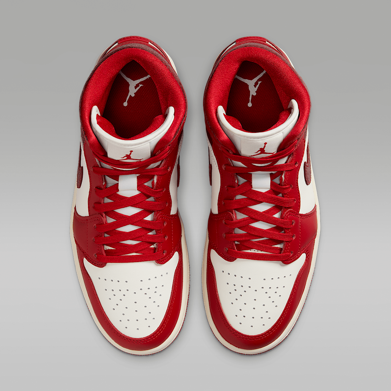 Nike Air Jordan sneaker Sail/Team Red/Varsity Red