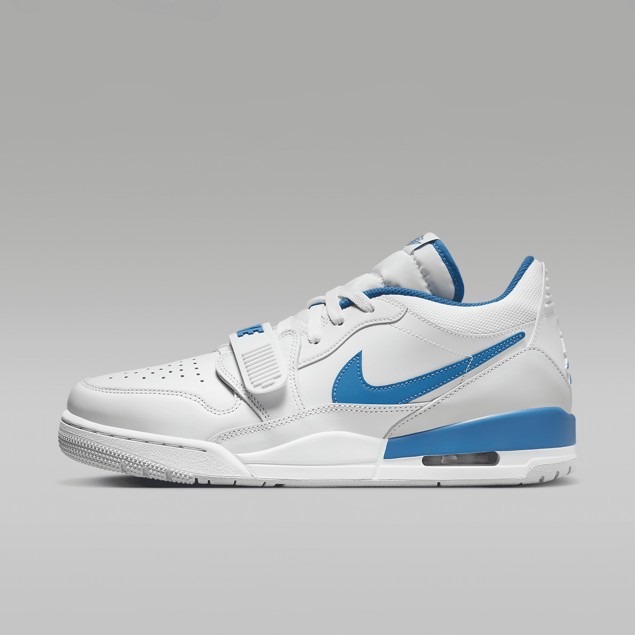 Nike Air Jordan Legacy sneaker Off White/Neutral Grey/Off White/Military Blue