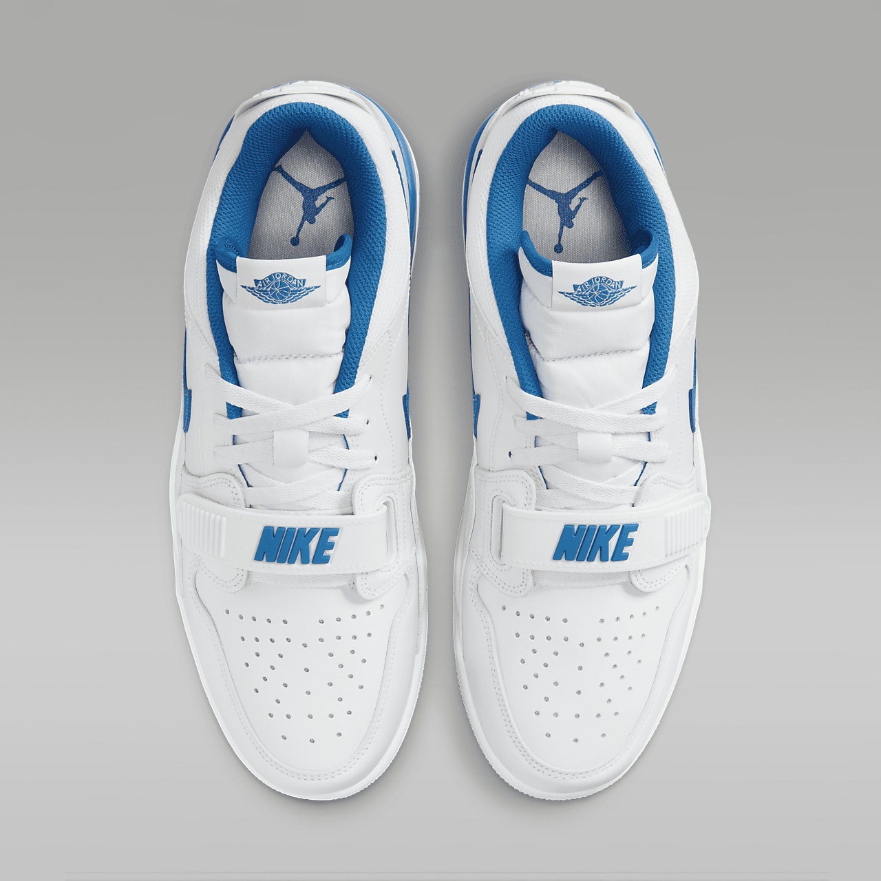 Nike Air Jordan Legacy sneaker Off White/Neutral Grey/Off White/Military Blue