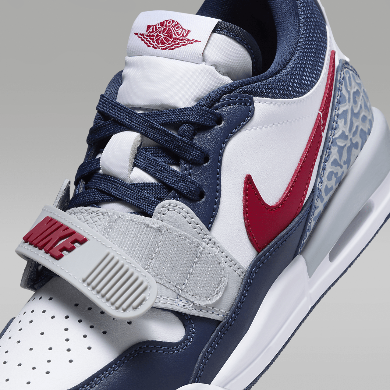 Nike Air Jordan Legacy sneaker Wit/Midnight Navy/Wolf Grey/Varsity Red