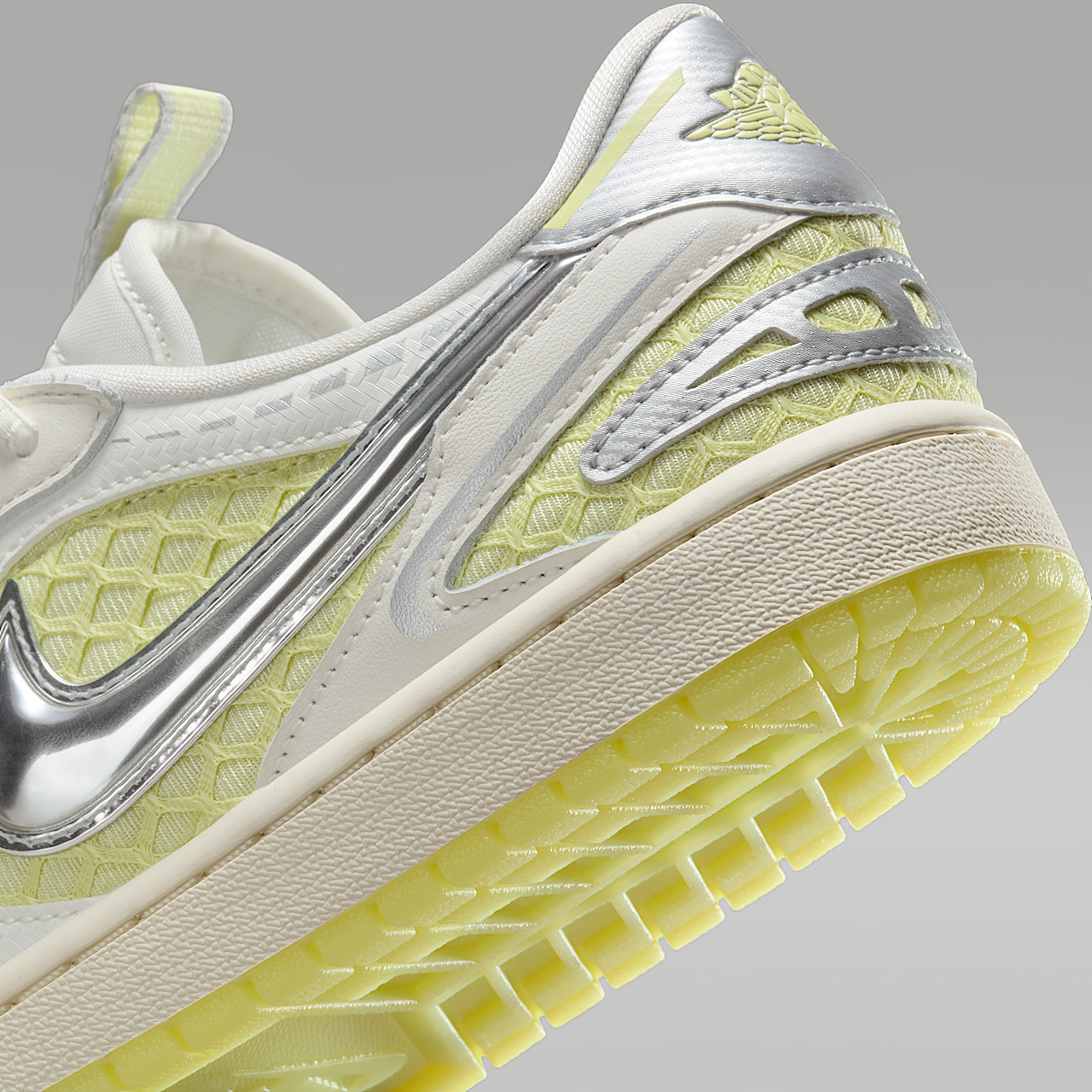 Nike Air Jordan 1 Low sneaker Sail/Metallic Silver/Luminous Green