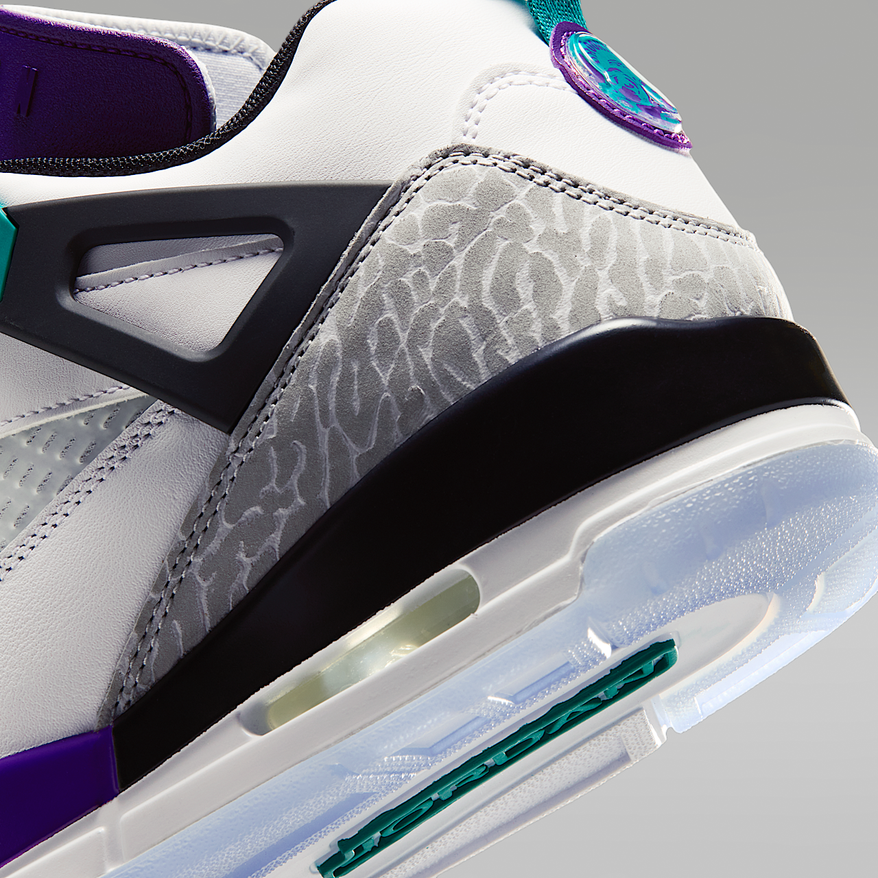 Nike Jordan Spizike Low sneaker Wit/Court Purple/Light Smoke Grey/Rio Teal