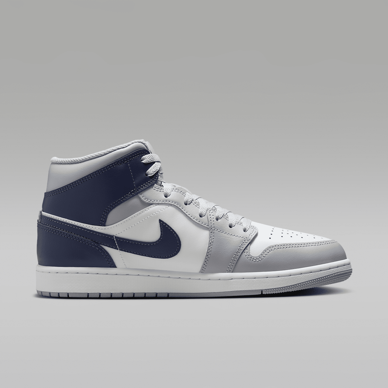 Nike Air Jordan 1 Mid sneaker Wit/Wolf Grey/Midnight Navy