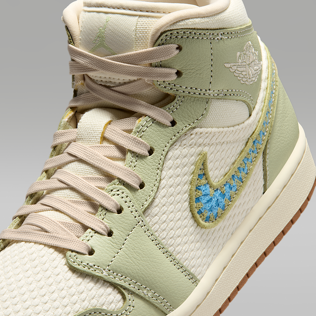Nike Air Jordan sneaker Olive Aura/Lawn/University Blue/Pearl White