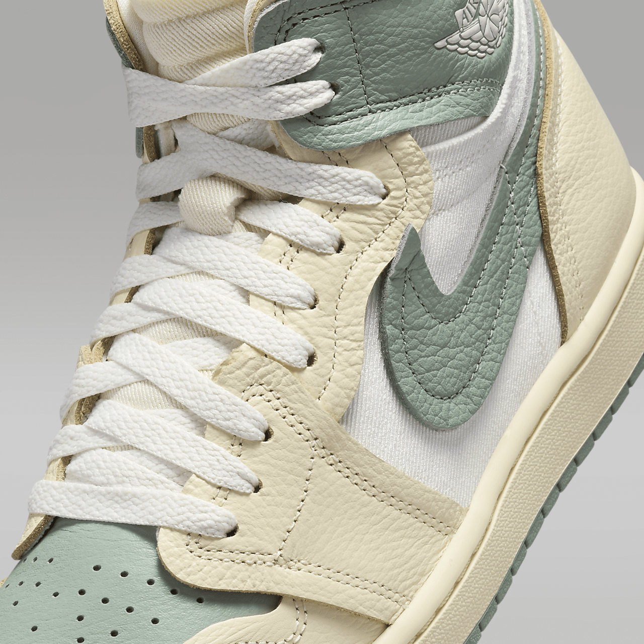Nike Air Jordan 1 High sneaker Legend Sand/Sail/Muslin/Jade Smoke