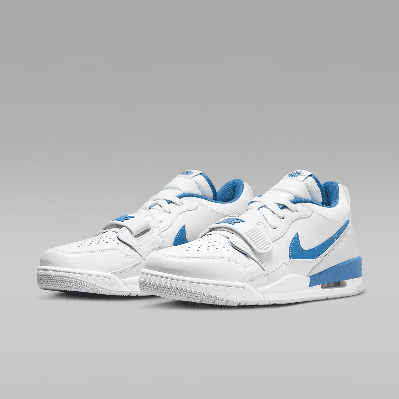 Nike Air Jordan Legacy sneaker Off White/Neutral Grey/Off White/Military Blue