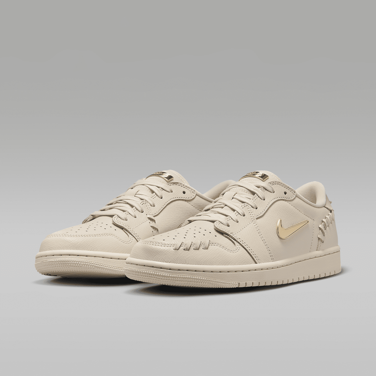 Nike Air Jordan 1 Low sneaker Legend Light Brown/Metallic Gold