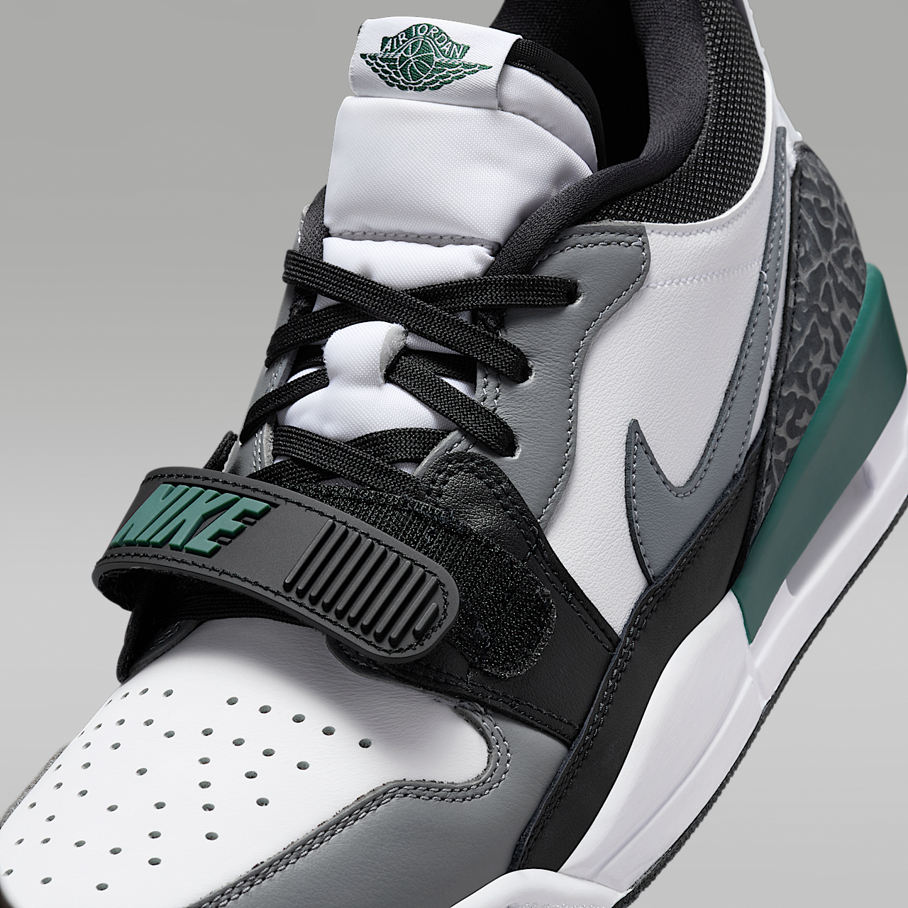 Nike Air Jordan Legacy sneaker Wit/Zwart/Cool Grey/Oxidized Green