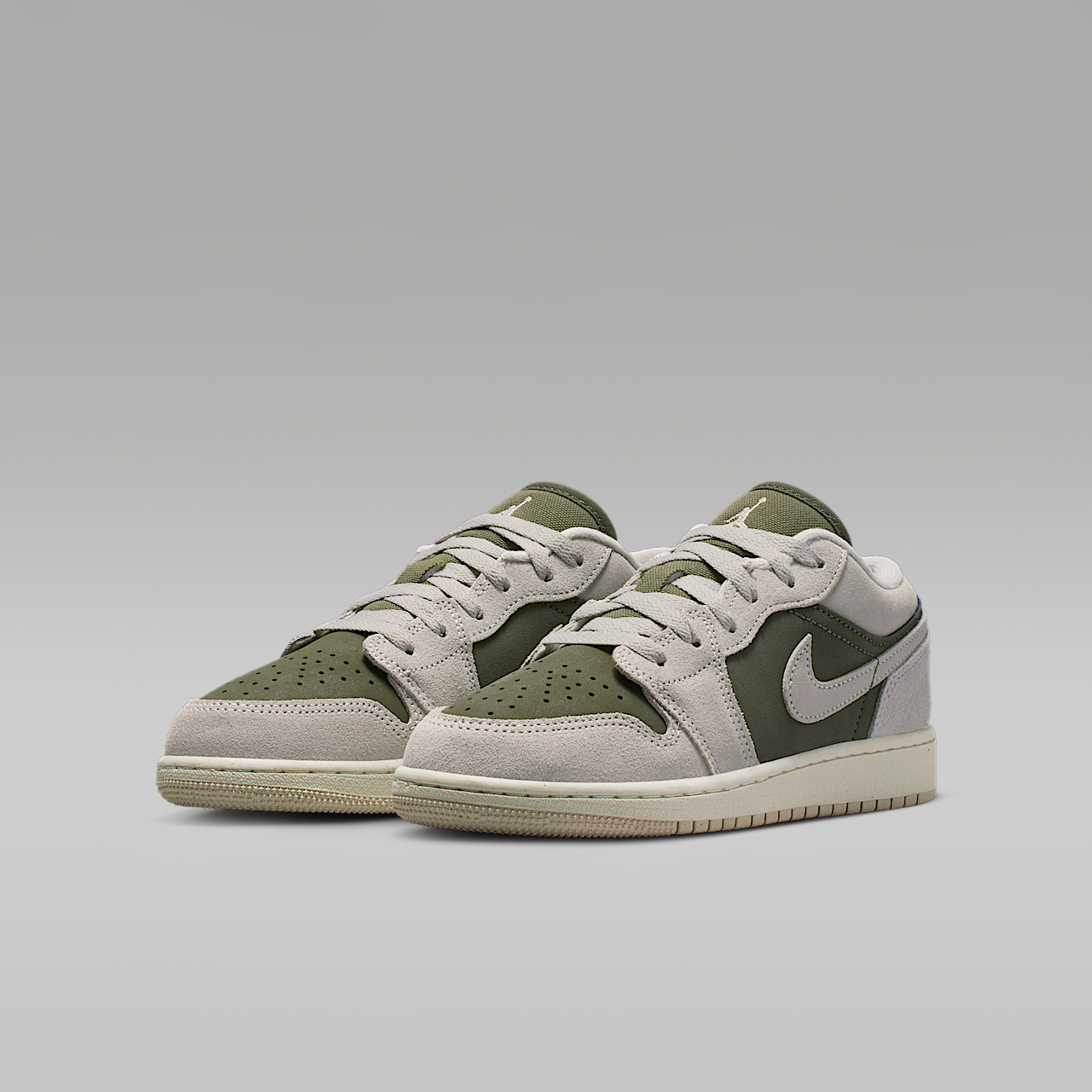 Nike Air Jordan sneaker Medium Olive/Sail/Light Orewood Brown