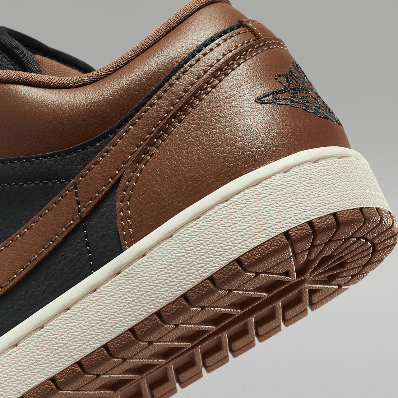 Nike Air Jordan 1 Low sneaker Off Noir/Sail/Archaeo Brown