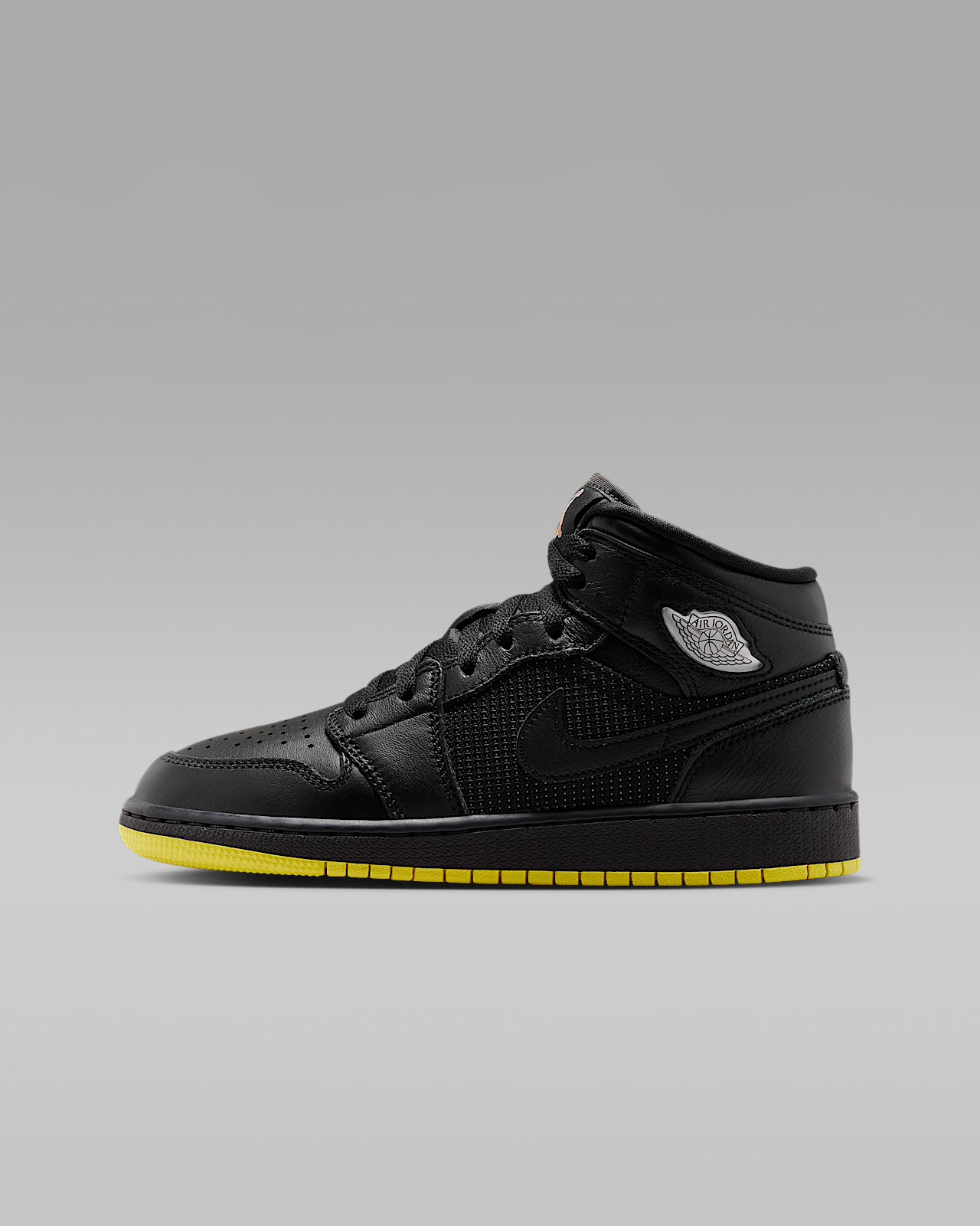 Детские кроссовки Air Jordan 1 Mid SE Big Kids'