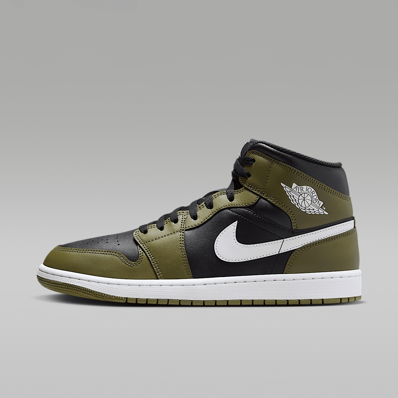Nike Air Jordan 1 Mid sneaker Zwart/Medium Olive/Sail/Wit