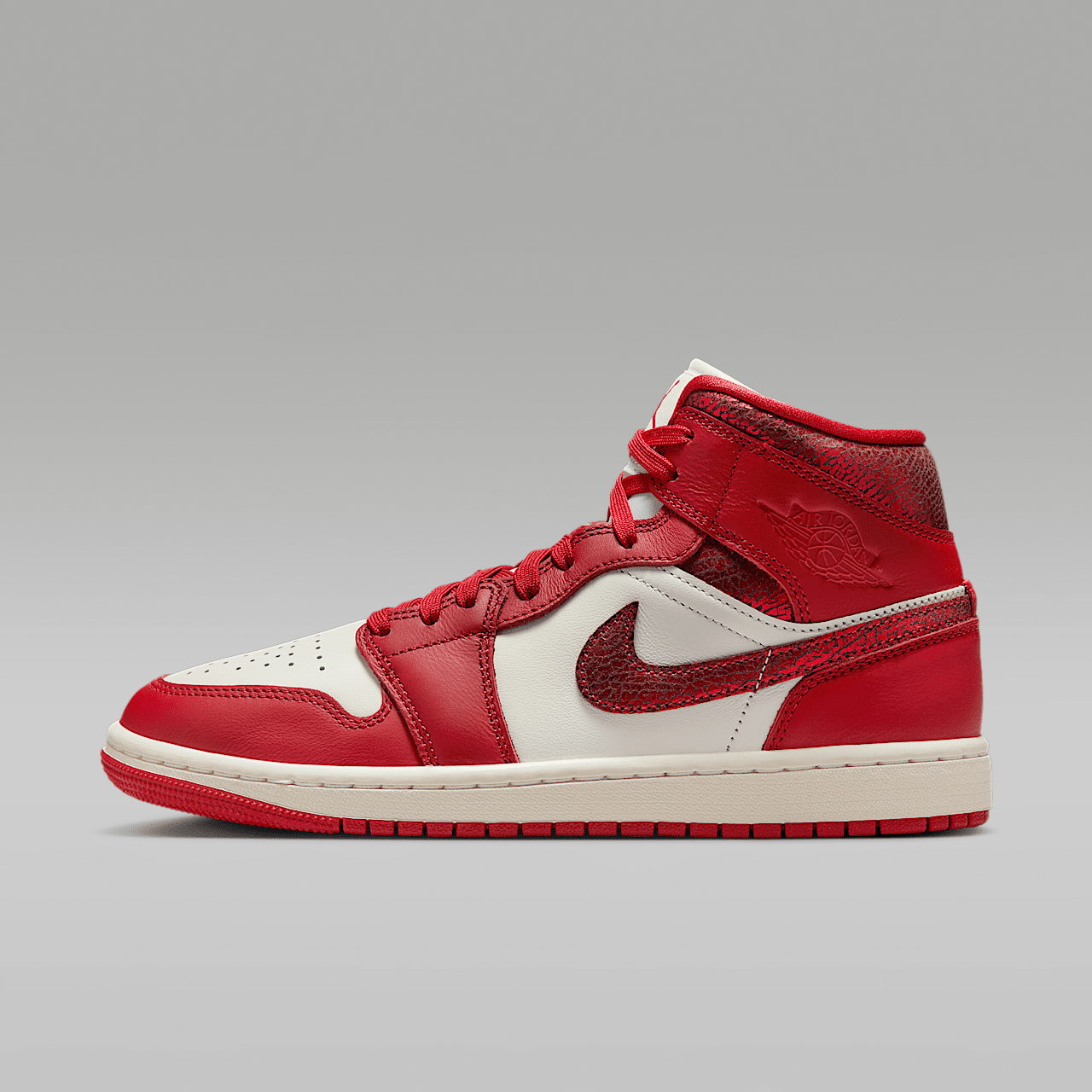 Nike Air Jordan sneaker Sail/Team Red/Varsity Red
