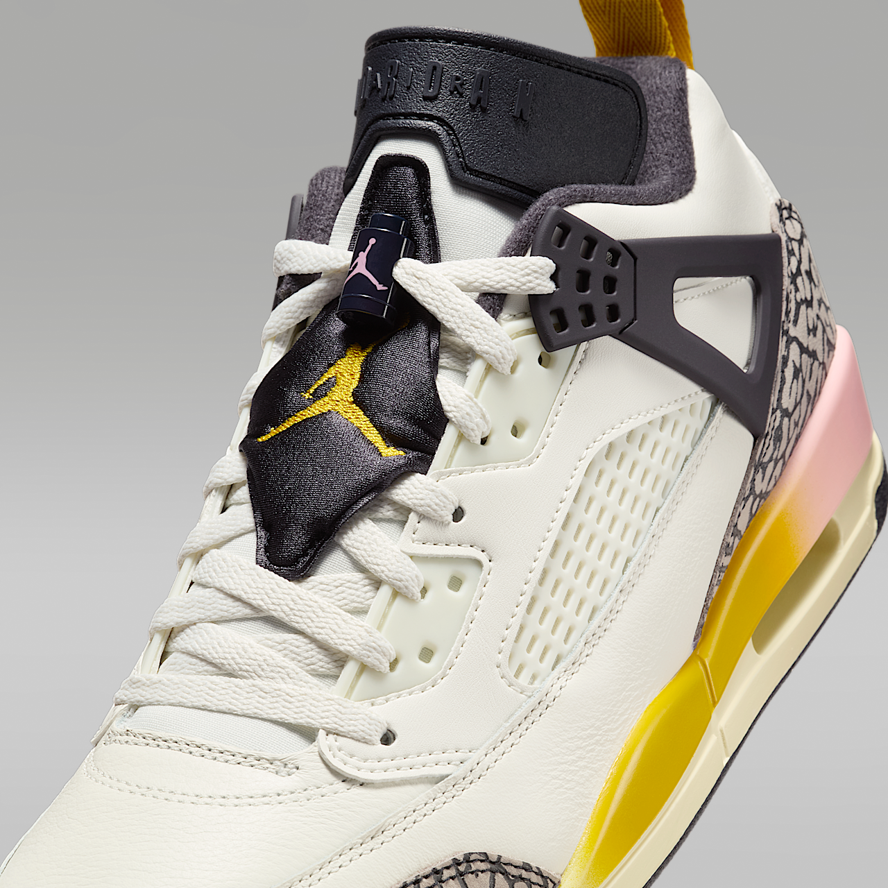 Nike Jordan Spizike Low sneaker Sail/Oil Grey/Muslin/Dark Sulfur