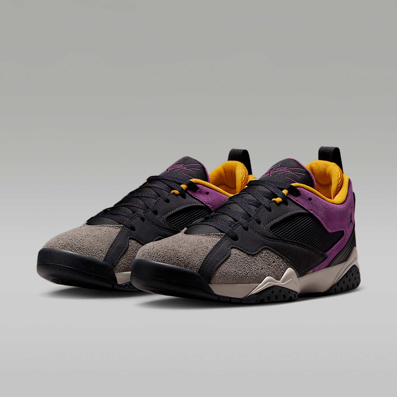 Nike Air Jordan sneaker Oil Grey/Cave Stone/Dark Sulfur/Viotech