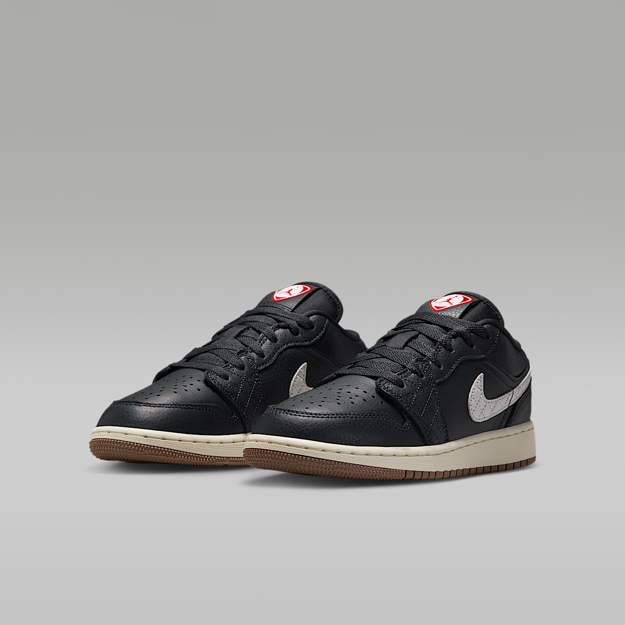 Nike Air Jordan sneaker Off Noir/University Red/Game Royal/Sail