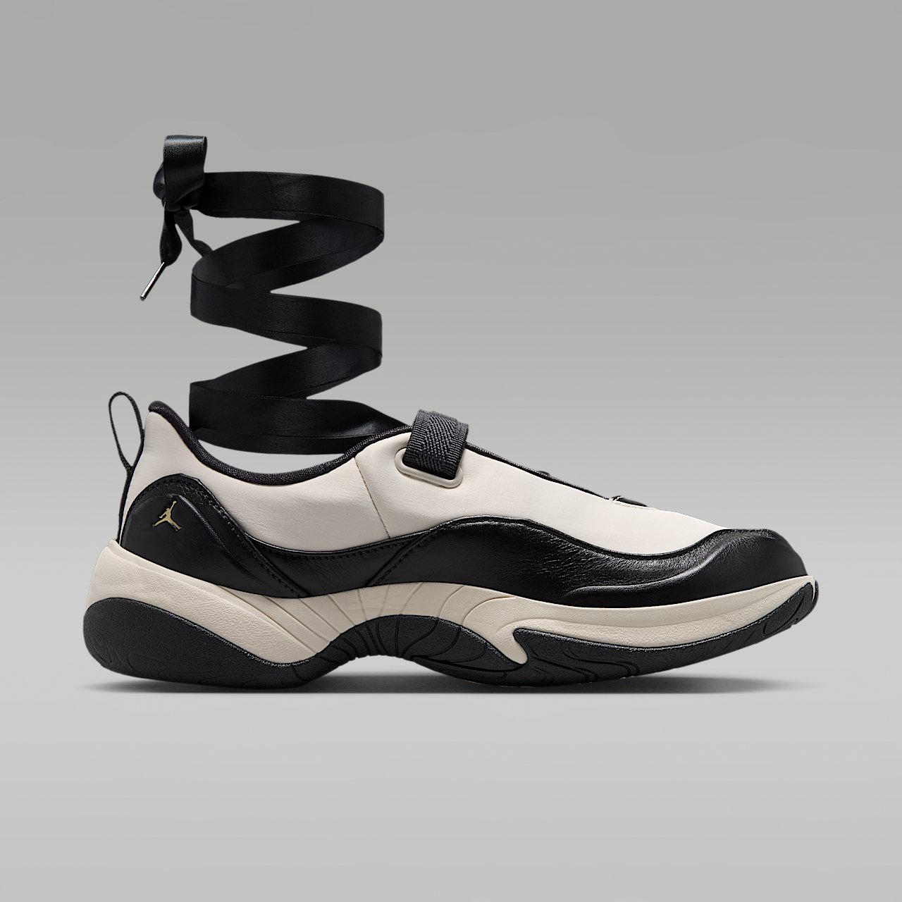 Nike  sneaker Zwart/Chalk/Flat Gold Star