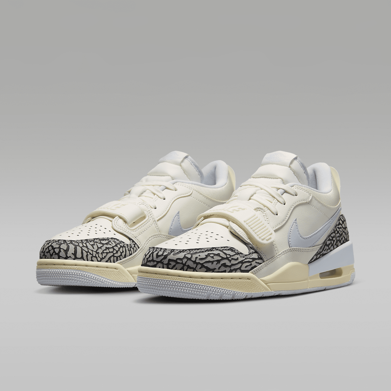 Nike Air Jordan Legacy sneaker Sail/Cement Grey/Zwart/Football Grey