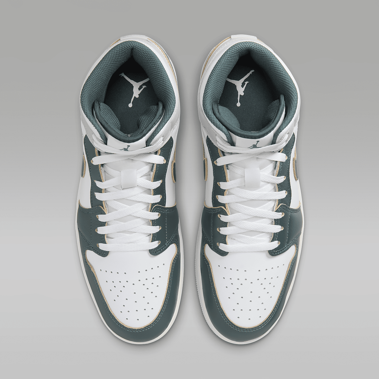 Nike Air Jordan 1 Mid sneaker Wit/Sail/Neutral Grey/Oxidized Green