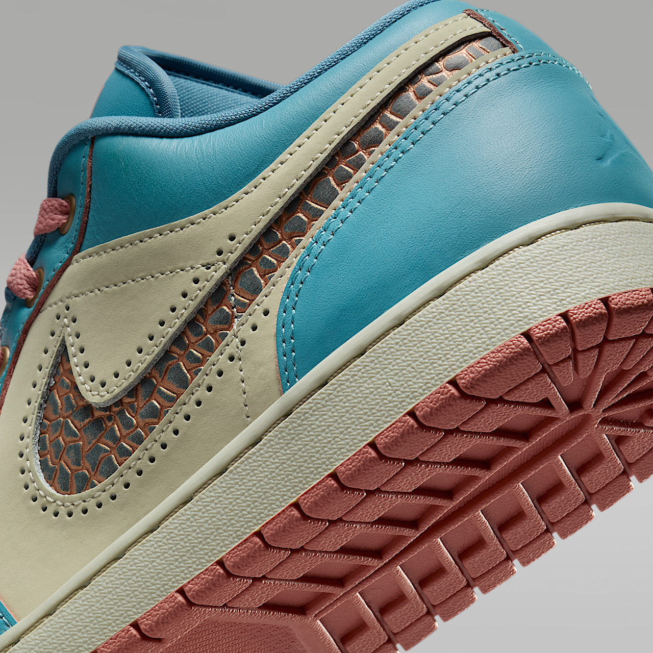 Nike Air Jordan sneaker Denim Turquoise/Red Stardust/Light Stone/Smokey Blue