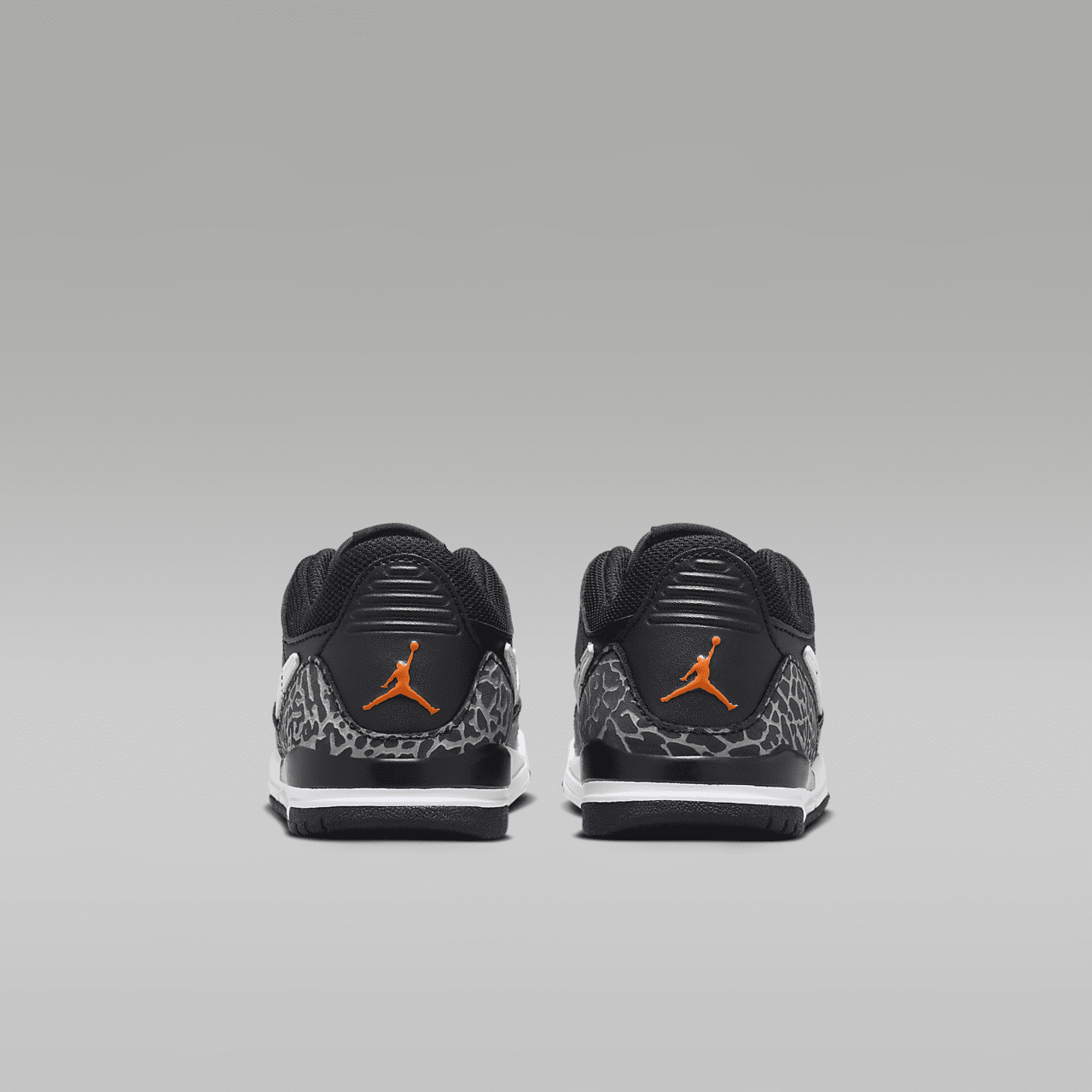 Nike Air Jordan Legacy sneaker Zwart/Wolf Grey/Safety Orange/Wit