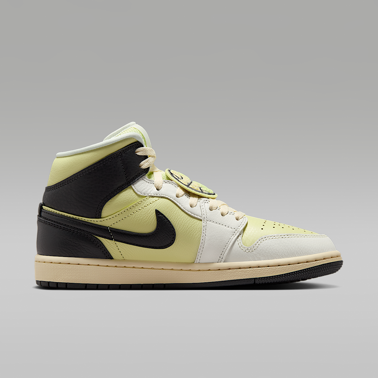 Nike Air Jordan sneaker Sail/Anthracite/Luminous Green