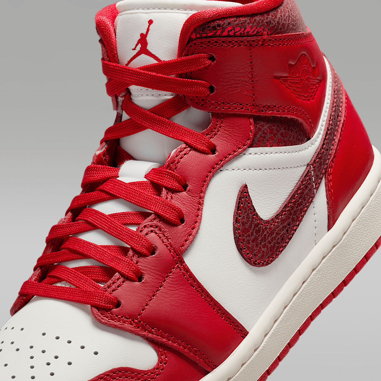 Nike Air Jordan sneaker Sail/Team Red/Varsity Red
