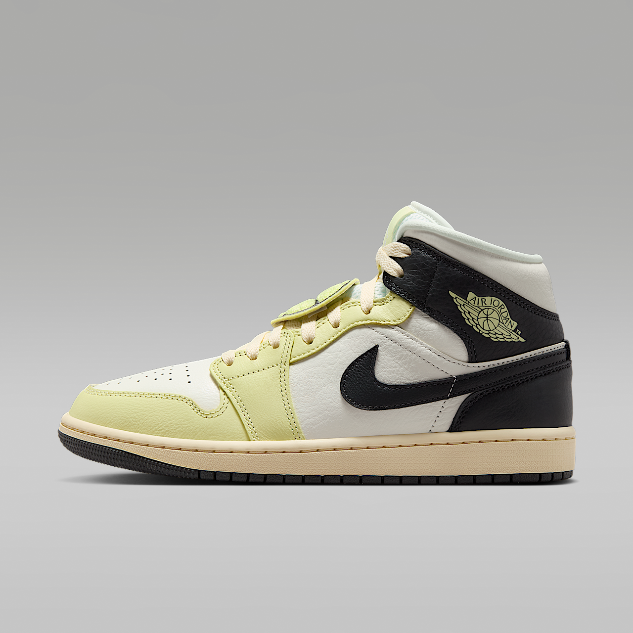 Nike Air Jordan sneaker Sail/Anthracite/Luminous Green